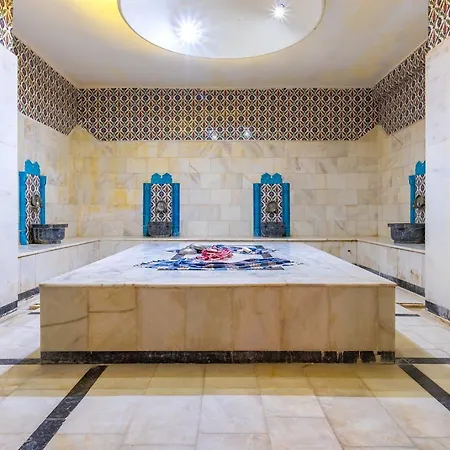 Luna Deluxe Hotel 5*